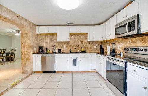 Central Naples House | 4BR Naples Getaway Pool, Gazebo & Near Beach