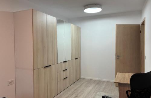 Tractorul Apartment | 4FriendsCoresiBrasov X