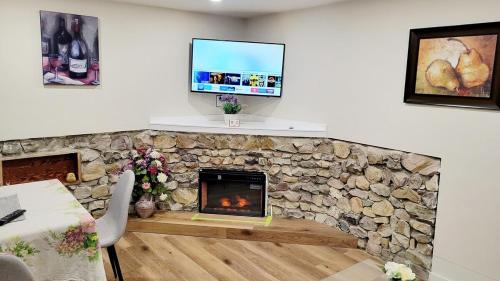 Northwest Calgary Apartment | 4th Street Studio By Downtown and Airport