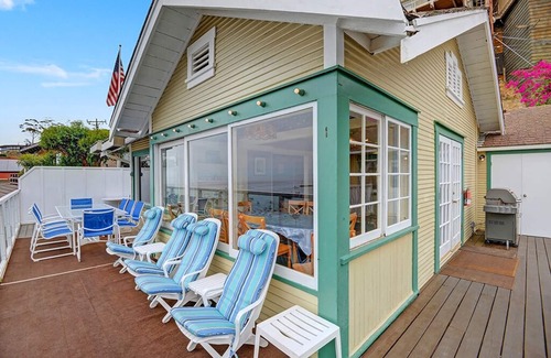 Avalon House | 5 Bdrm Home, Vaulted Ceilings, Amazing 180 Degree Ocean View - 176 Middle Terrac
