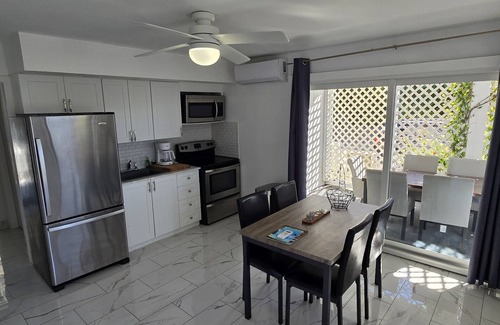 Discovery Bay Villa | 5 bed, 2 separate units on Canal