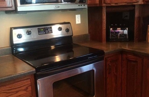 Oacoma House | 5 Bed/3.5 Bath-Sleeps Up To 17-easy I-90 on/off Chamberlain/Oacoma