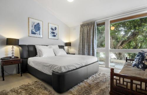Beaumaris House | 5-Bed Haven with Pool Minutes From Beaches & Parks