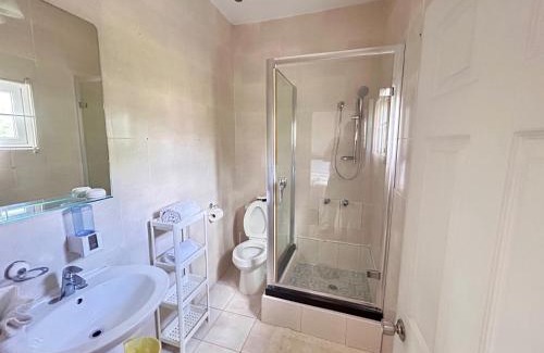 Runaway Bay Villa | 5-Bed Villa with pool in Runaway Bay Jamaica