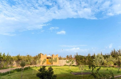 Aghouatim Villa | 5-Bedroom Villa Guesthouse with Heated Pool