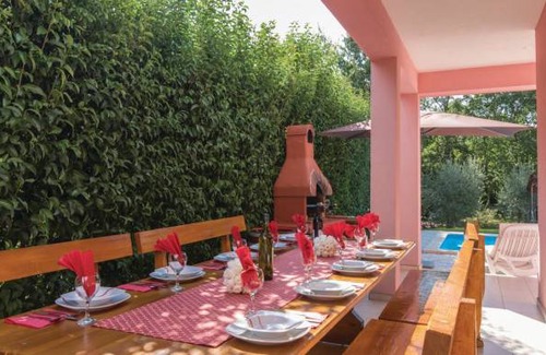 Kadumi House | 5 bedroom accommodation in Porec