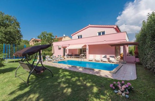Kadumi House | 5 bedroom accommodation in Porec
