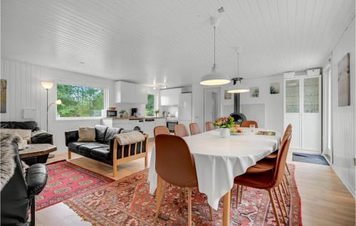 Farvang House | 5 Bedroom Awesome Home In Fårvang