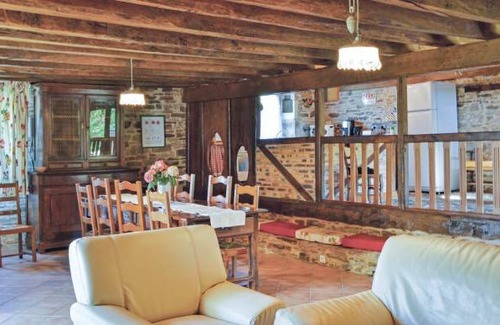 Jumilhac-le-Grand House | 5 bedroom accommodation in Jumilhac
