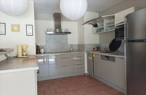 Montjoyer Villa | 5 Bedroom Villa with Swimming Pool and Garden