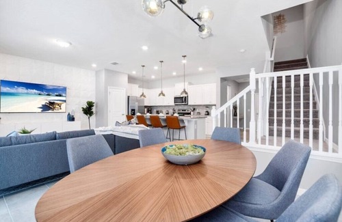 Davenport House | 5 Bedrooms/4.5 Bathrooms/Windsor Island (1360LT)