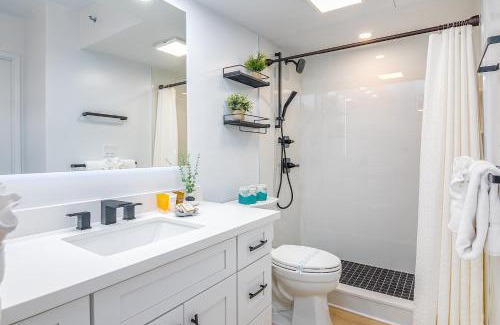 Waikiki Apartment | 5 min Beach Walk, Upscale with Parking, No Resort Fee