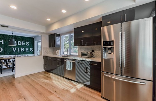 Imperial Point House | 5 min to beach/Lux modern home/Exceptional outdoor area/pool/games