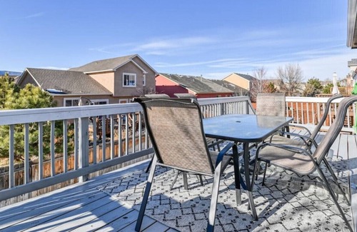 Gleneagle House | 5 Min to USAFA - Private 3 Bdr upstairs apartment
