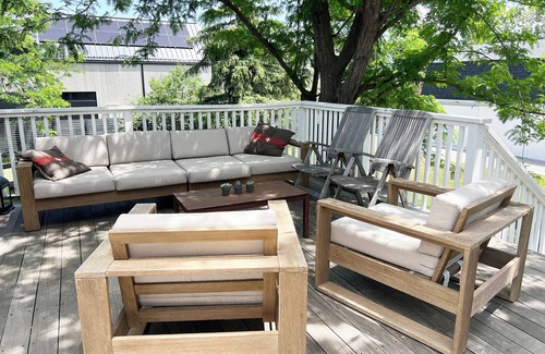 Parkside House | 5 minutes from campus. Stunning large home in beautiful neighborhood.