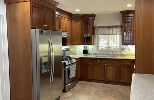 Harbor Hills House | 5 Minutes to beach! Golf Cart included with stay.