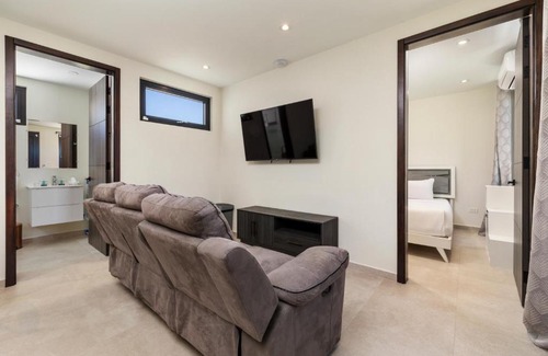 Palm Beach Apartment | 5 minutes walk to beach Palmbeach 623 by Bocobay