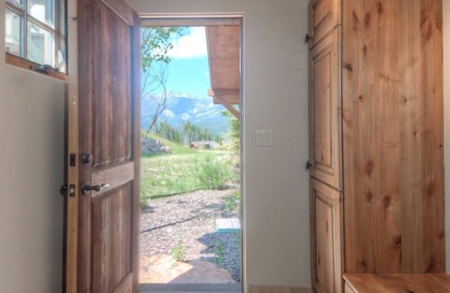 Big Sky House | 5 Star Luxury Silver Star Chalet in Moonlight Basin, Views,Hot Tub,2 Fireplaces