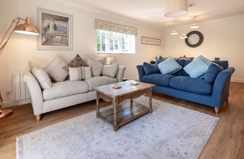 Walberswick House | 5 The Martins - Two Bedroom House, Sleeps 4