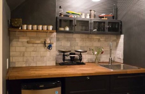 Stratford Apartment | #5 · The Palatial - 1500 sq feet of amazing space.
