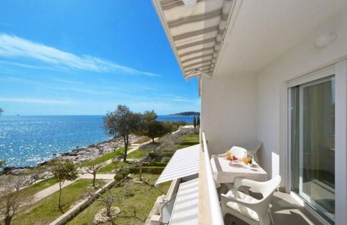Rogoznica Apartment | 50 m² Apartment ∙ 1 bedroom ∙ 4 guests