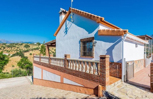 Alozaina House | 50 m² House ∙ 2 bedrooms ∙ 4 guests