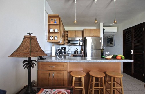 Red Hook Villa | 50' to the ocean! Corner unit! B301