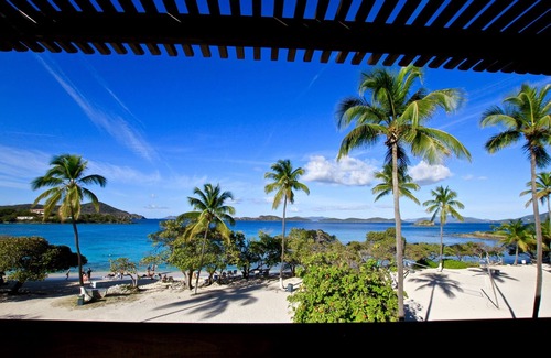 Red Hook Villa | 50' to the ocean! Corner unit! B301