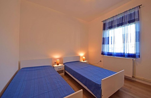 Sibinj Krmpotski Apartment | 54 m² Apartment ∙ 2 bedrooms ∙ 5 guests