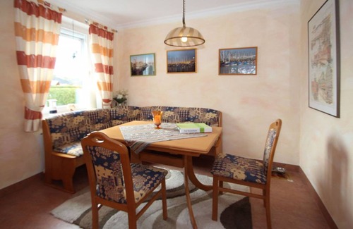 Berumbur House | 54 m² Bungalow ∙ 2 bedrooms ∙ 4 guests