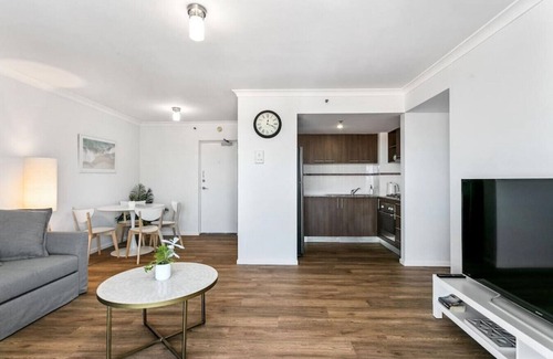 Mosman Park Apartment | 55/10 Well · 2 Bed Apartment Close to Transport + Beach
