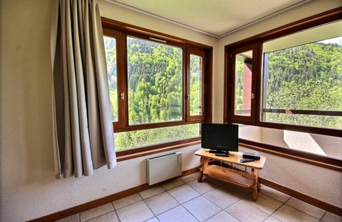 Saint-Jean-dʼAulps Apartment | 56 m² Apartment ∙ 2 bedrooms ∙ 6 guests