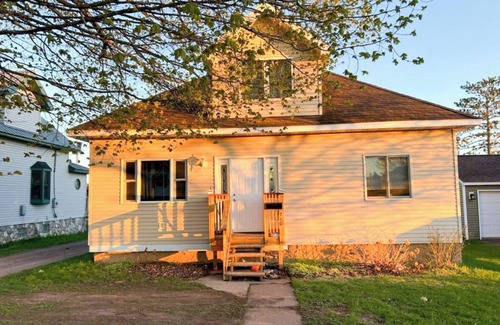 Wakefield House | 5B/2Ba in Wakefield with Trails & Slopes Near