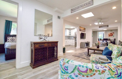 Dania Beach Villa | 5BD/4BA Villa with a Huge Patio, Private Heated Pool and Hot Tub by the Beach