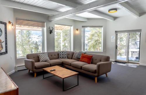 Breckenridge House | 5BD Modern A Frame Close to Ski Runs and Golfing
