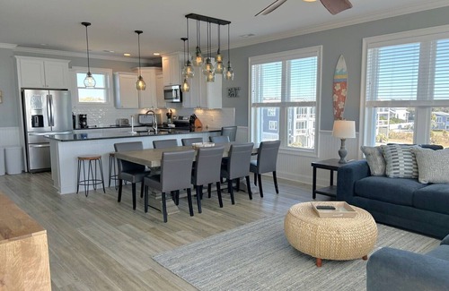 Yaupon Beach House | 5BR/3.5BA Home - Oceanfront, Event Home, Dog Friendly, Sleeps 13