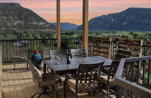 Durango House | 5BR Retreat with Breathtaking views, close to Downtown Durango