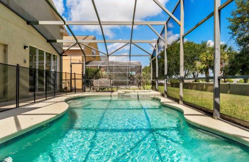 Marbella House | 5BR Sleeps 13 with Private Pool & More