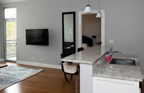 River West Apartment | 5min to Wicker, Dtown | Quiet Flat + W&D | Zencity