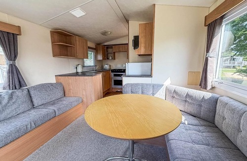Great Yarmouth House | 6 berth caravan at Cherry Tree Holiday Park in Norfolk ref 70724C