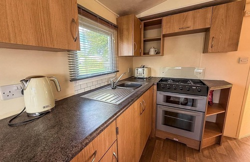 Great Yarmouth House | 6 berth caravan at Cherry Tree Holiday Park in Norfolk ref 70724C