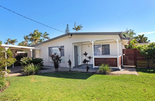 Marcoola House | 6 Botany Court Marcoola Beach - Pet Friendly 500 Bond