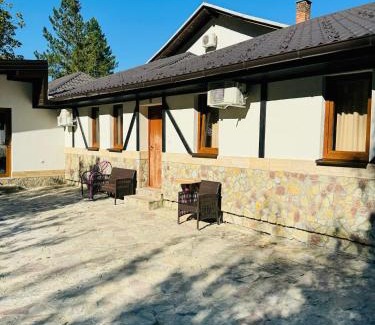 Mali Radic Apartment | 6 New River View Apartments