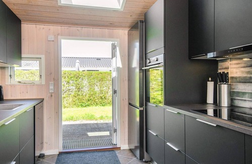 Grønninghoved Strand House | 6 person holiday home in Sjølund