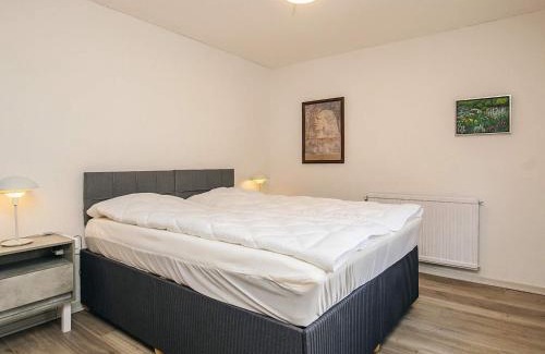 Hou House | 6 person holiday home in Hals