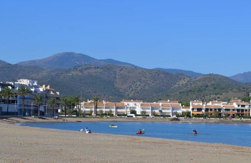 Llanca Apartment | 60 m² Apartment ∙ 3 bedrooms ∙ 7 guests