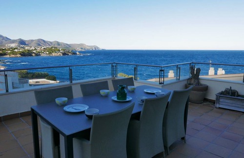 Llanca Apartment | 62 m² Apartment ∙ 2 bedrooms ∙ 6 guests