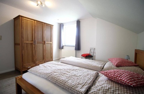Vollerwiek Apartment | 65 m² Apartment ∙ 2 bedrooms ∙ 5 guests