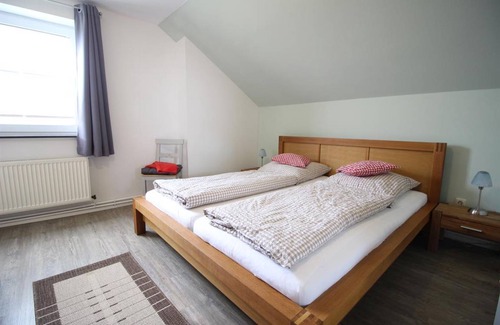 Vollerwiek Apartment | 65 m² Apartment ∙ 2 bedrooms ∙ 3 guests