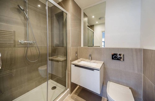 Hammersmith and Fulham Apartment | 65 m² Apartment ∙ 2 bedrooms ∙ 4 guests